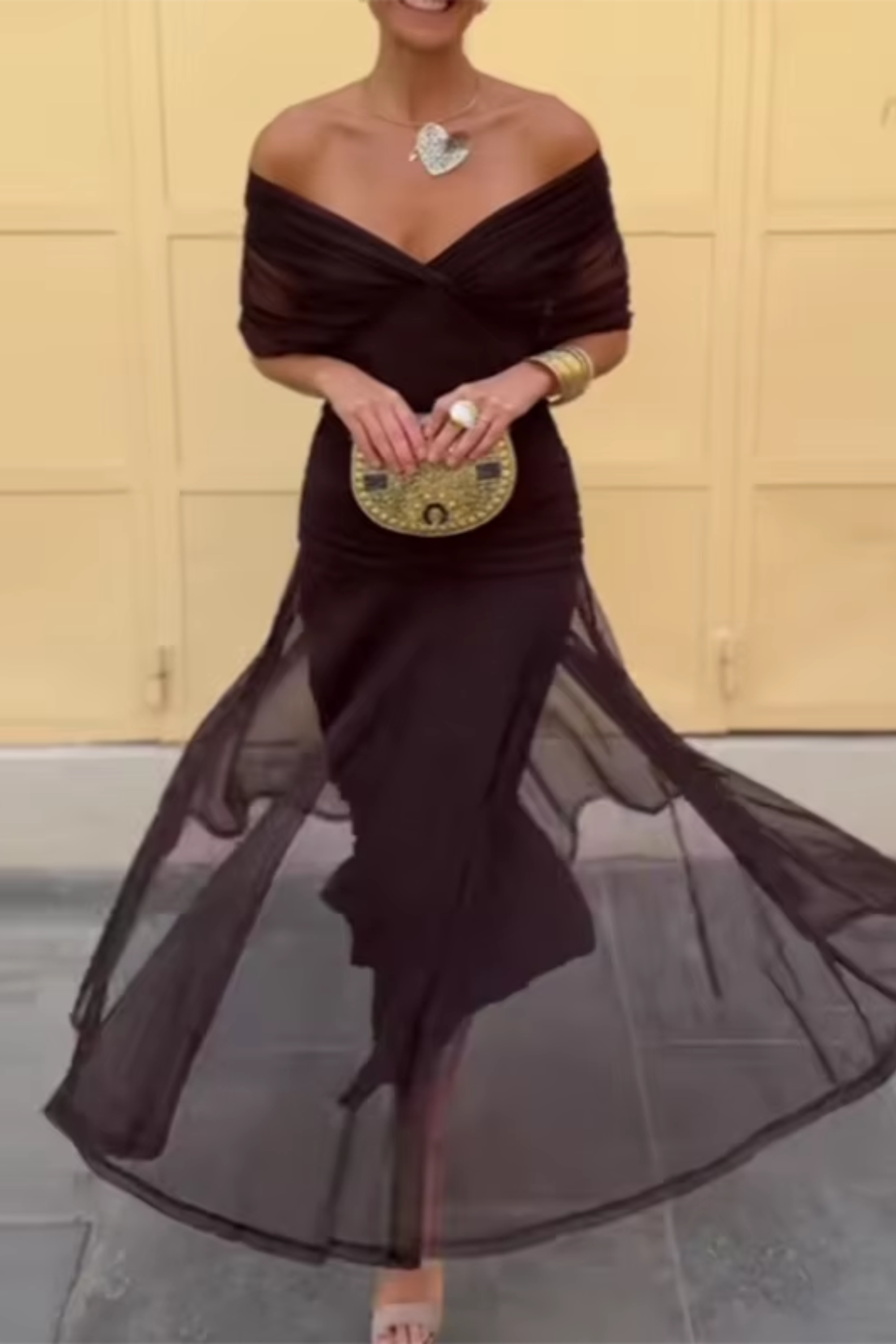 Ailbhe | Elegant V-Neck Chiffon Maxi Dress